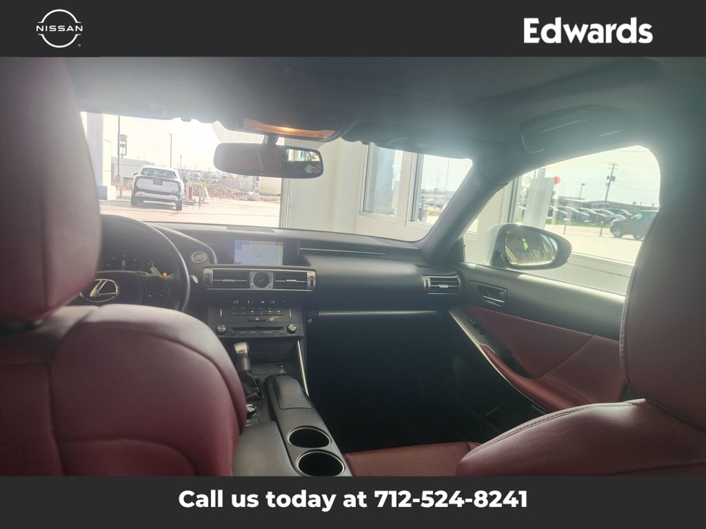 2016 Lexus IS 350 photo 12