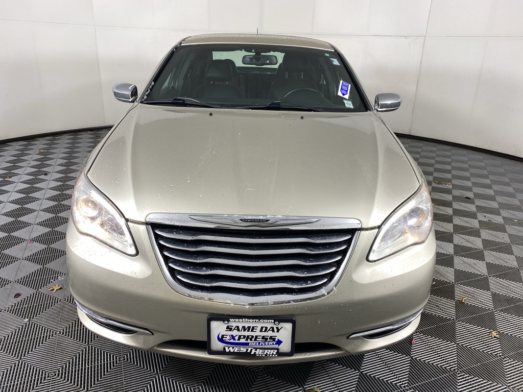 2013 Chrysler 200 Limited photo 2