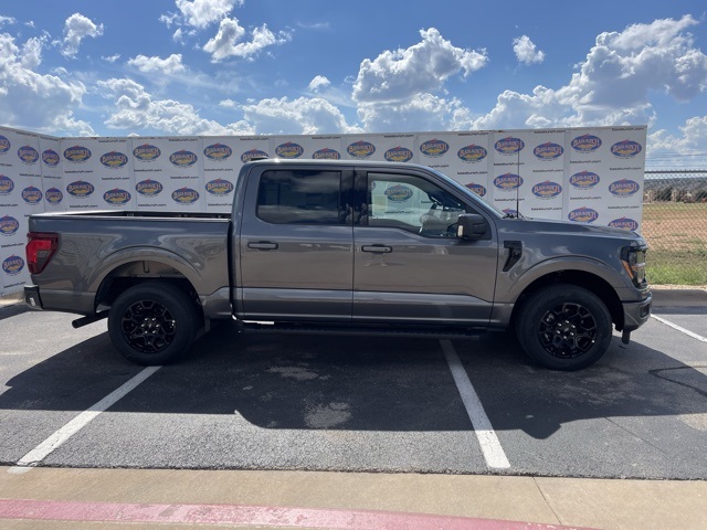 2025 Ford F-150 XLT's photo
