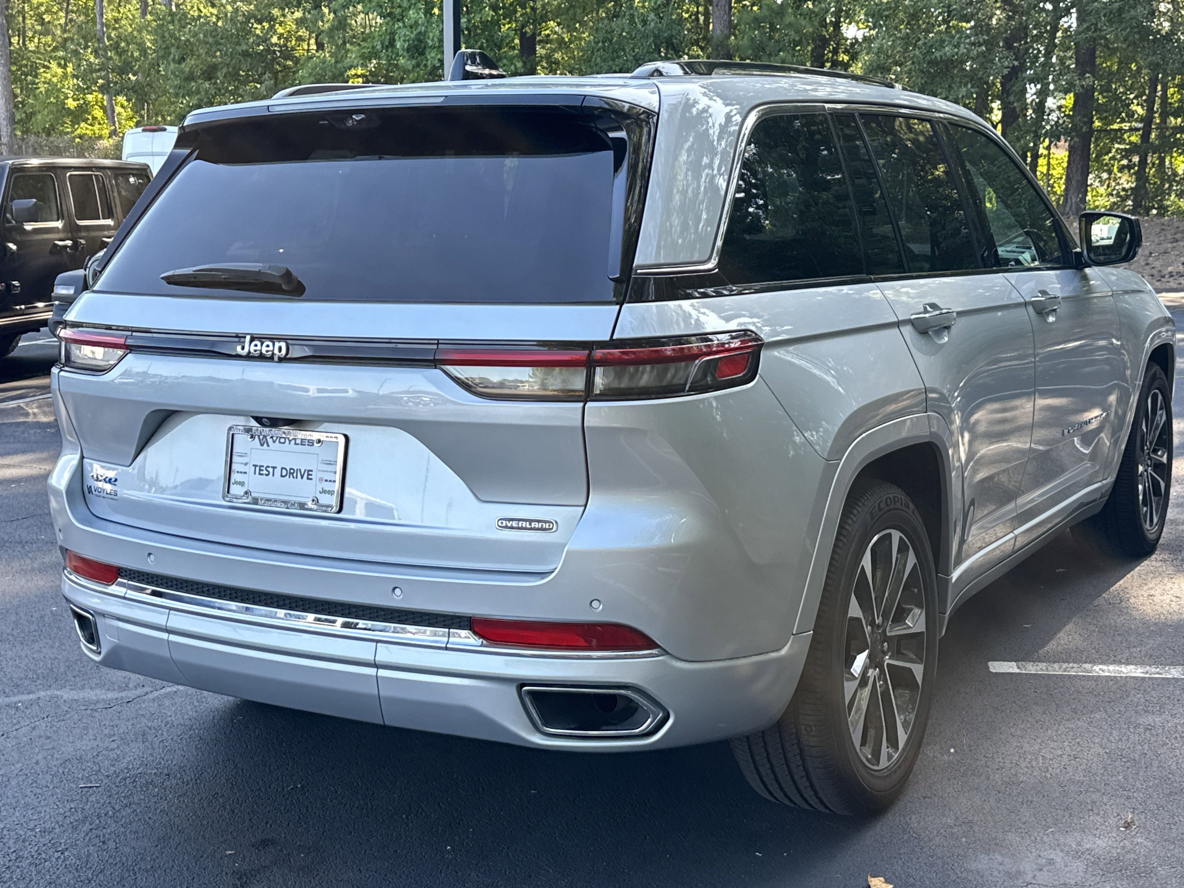 2024 Jeep Cherokee 4xe Overland photo 4