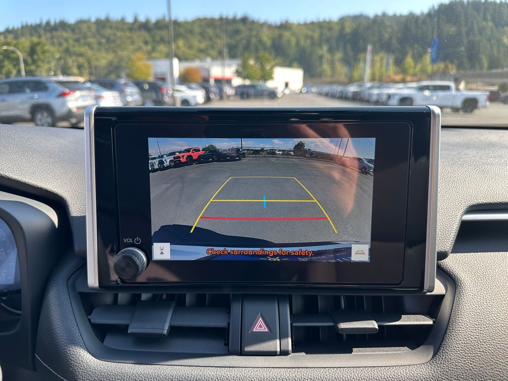 2025 Toyota RAV4 Hybrid XLE photo 18