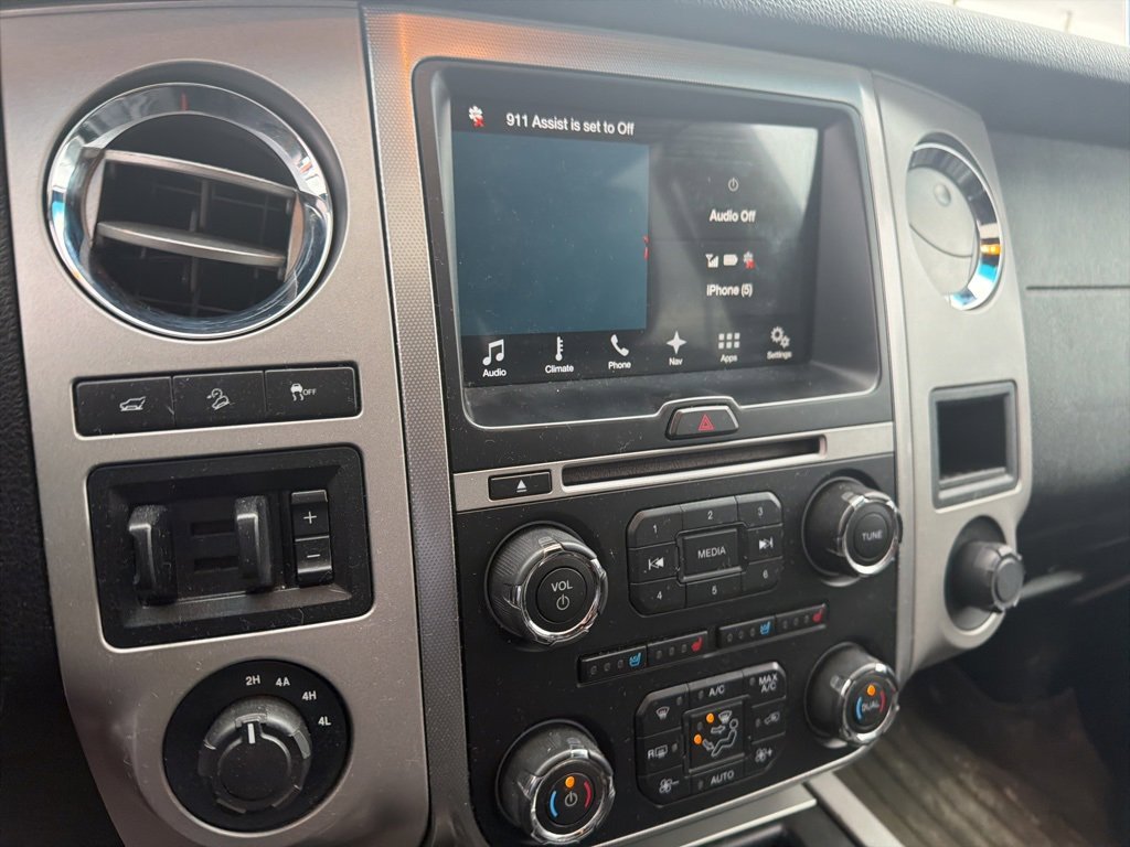 2017 Ford Expedition EL XLT photo 3