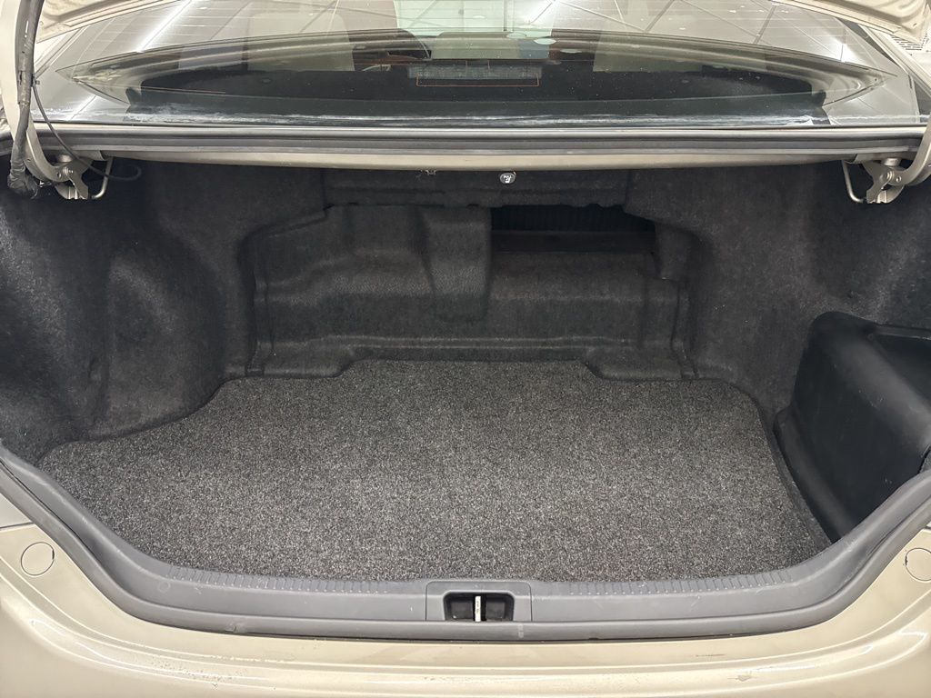 2014 Toyota Camry Hybrid LE photo 20