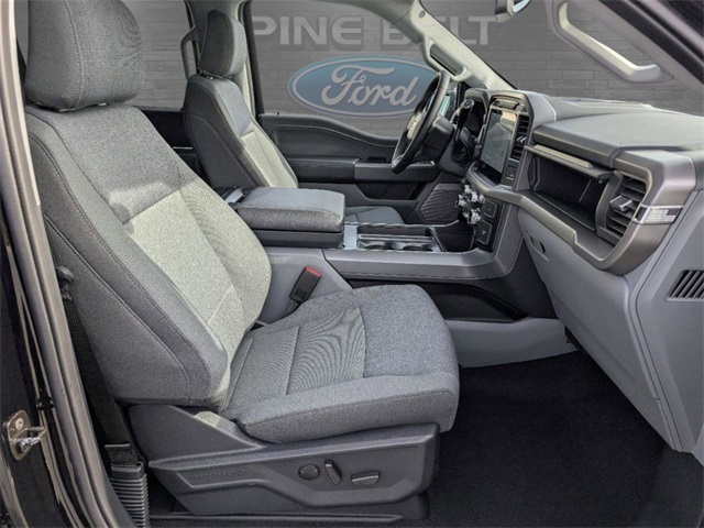 2025 Ford F-150 XLT photo 4