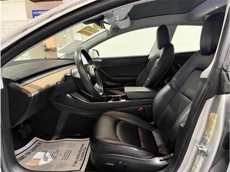 2018 Tesla Model 3 Long Range photo 12