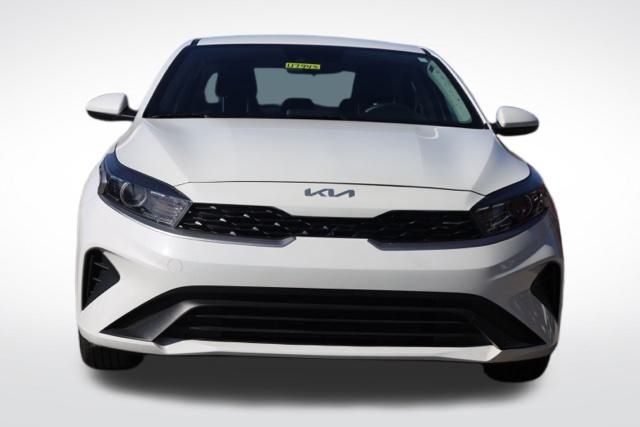 2024 Kia Forte LXS photo 3