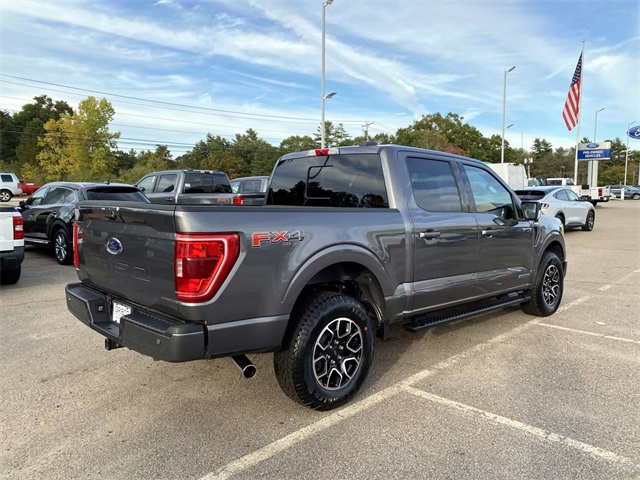 2021 Ford F-150 XLT photo 3
