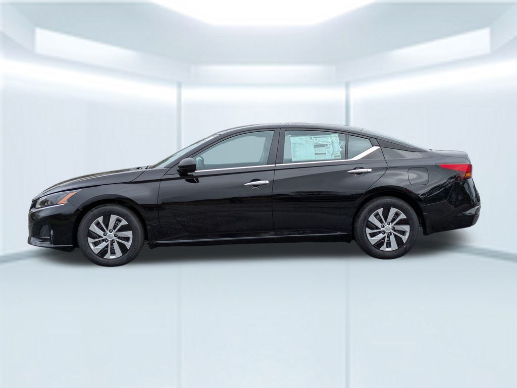 2025 Nissan Altima 2.5 S photo 2