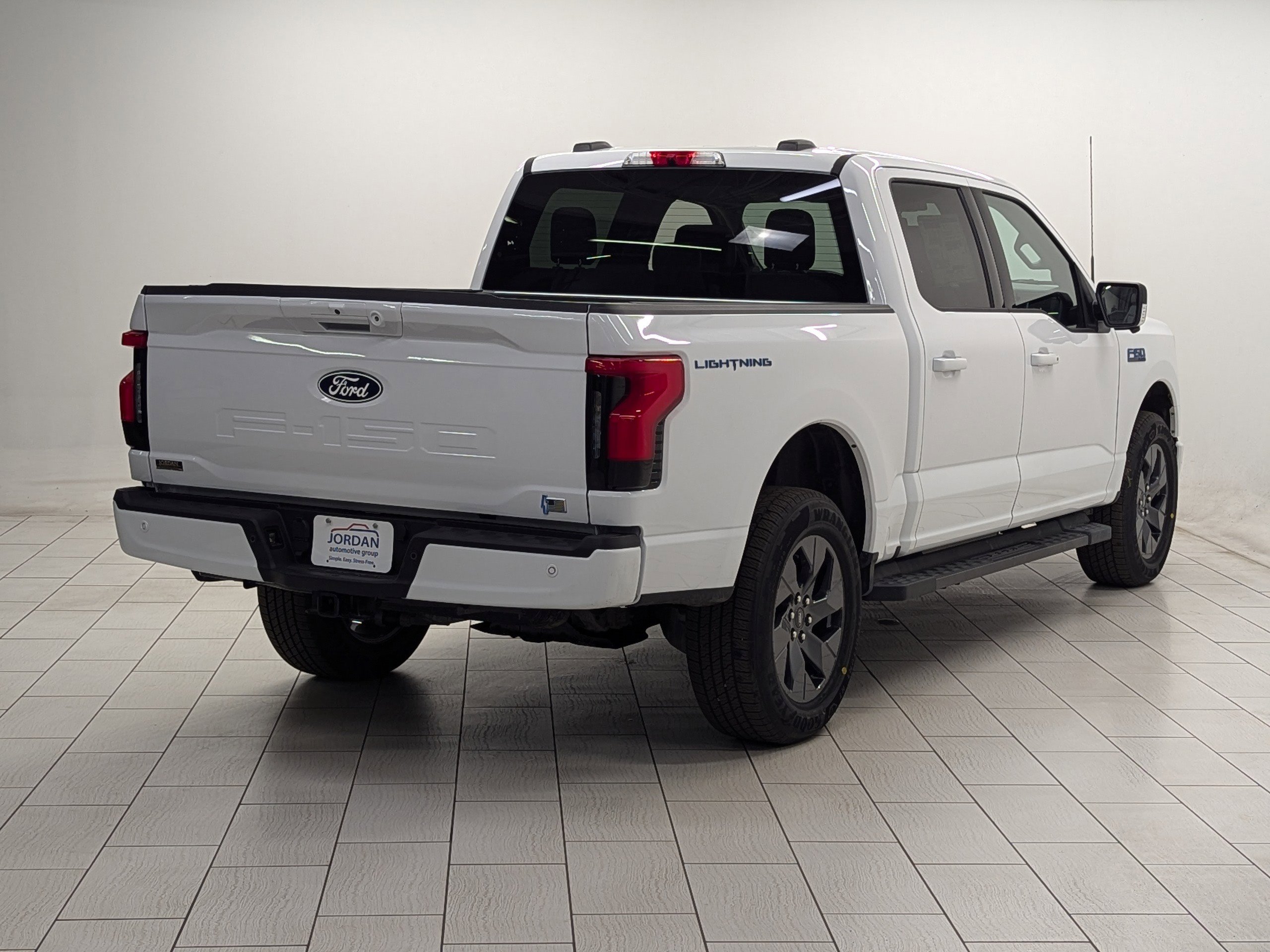 2025 Ford F-150 Lightning photo 7