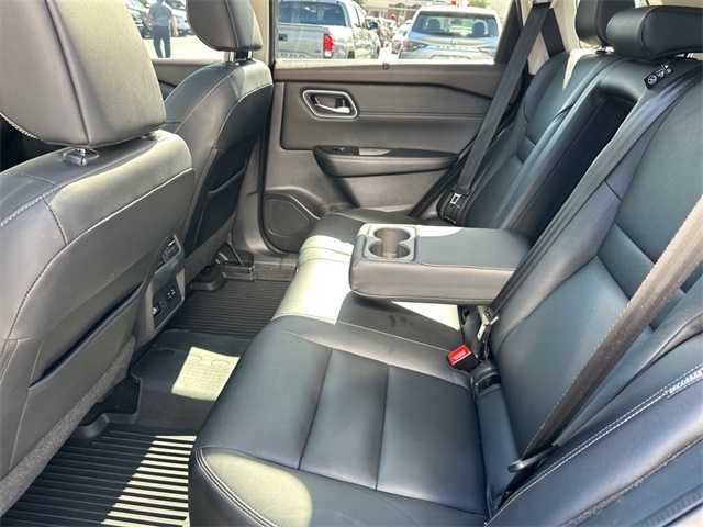 2021 Nissan Rogue SL photo 11
