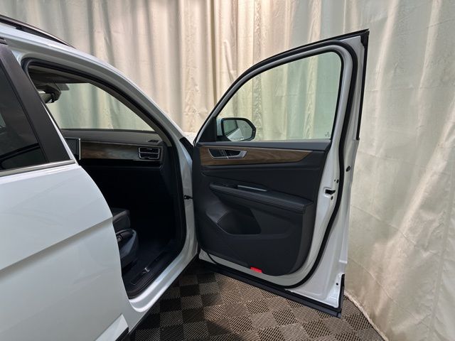 2026 Volkswagen Atlas SE Technology photo 33