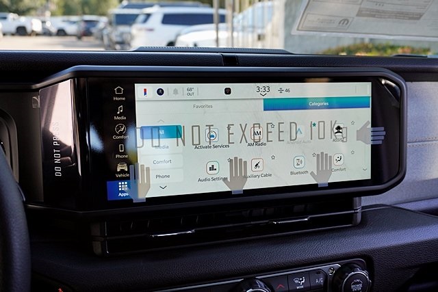 New 2026 Bright White Clear-Coat Exterior Paint Jeep Sport image 31