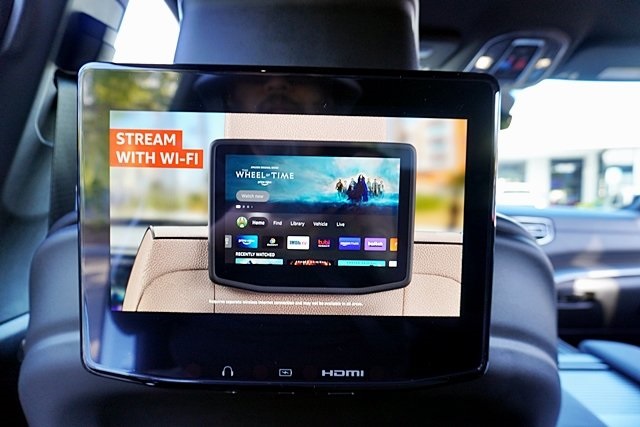 New 2025 Bright White Clear-Coat Exterior Paint Jeep Series II image 27