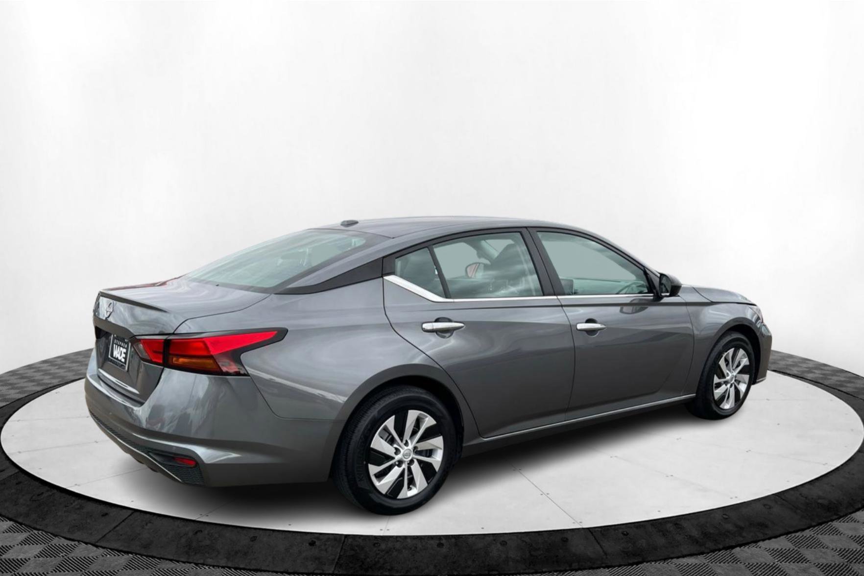 2025 Nissan Altima S photo 4