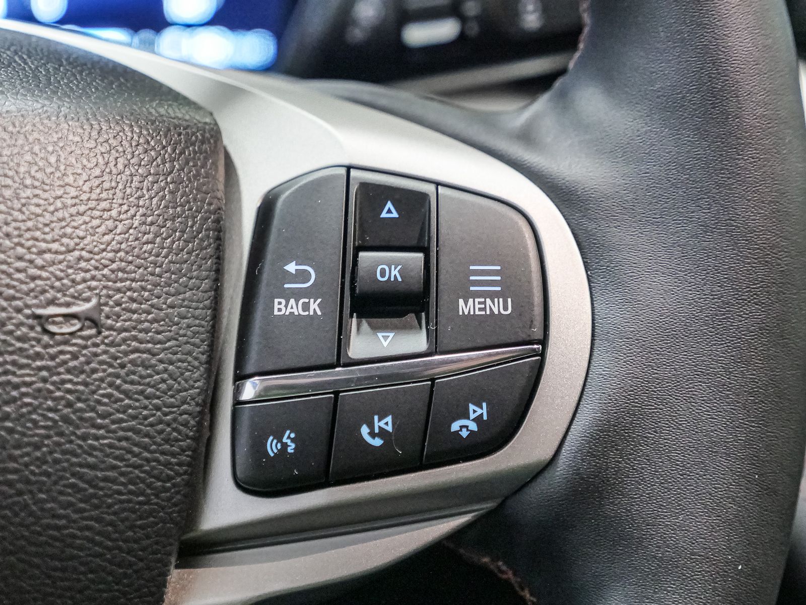 2025 Ford Explorer photo 34