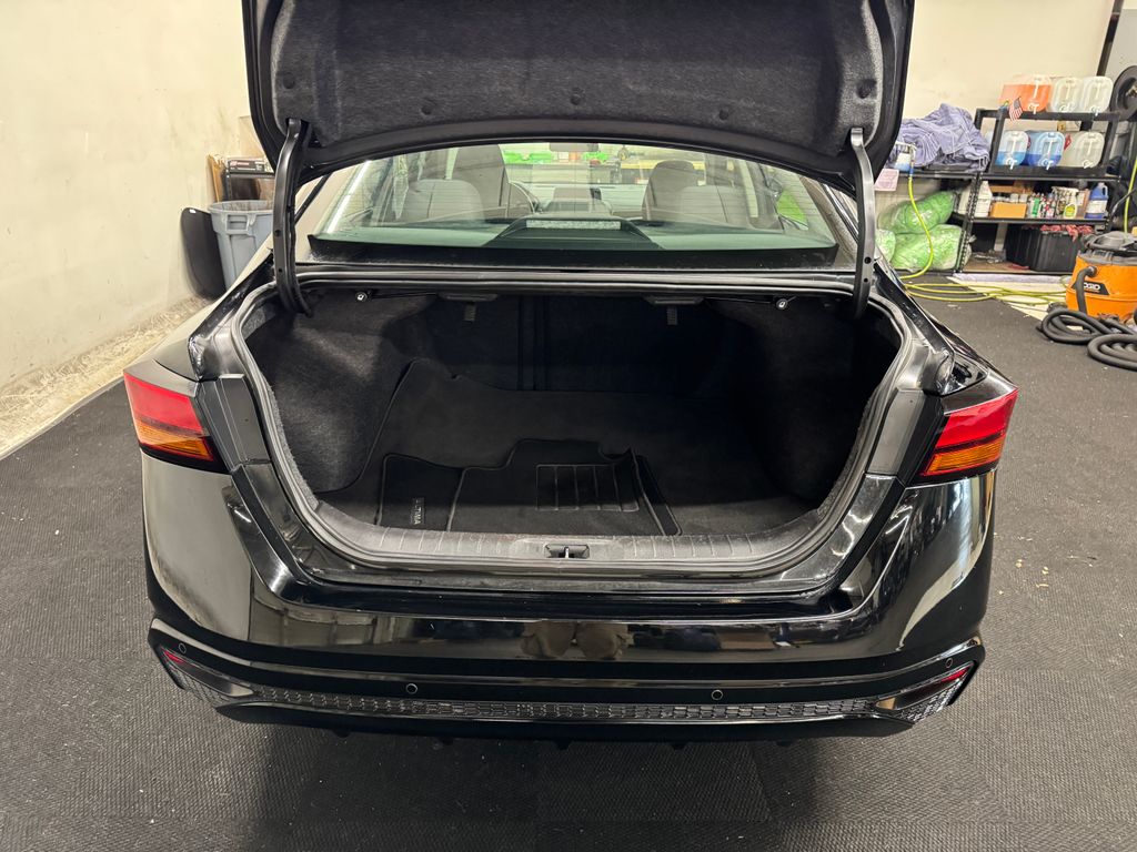 2024 Nissan Altima 2.5 SV photo 6