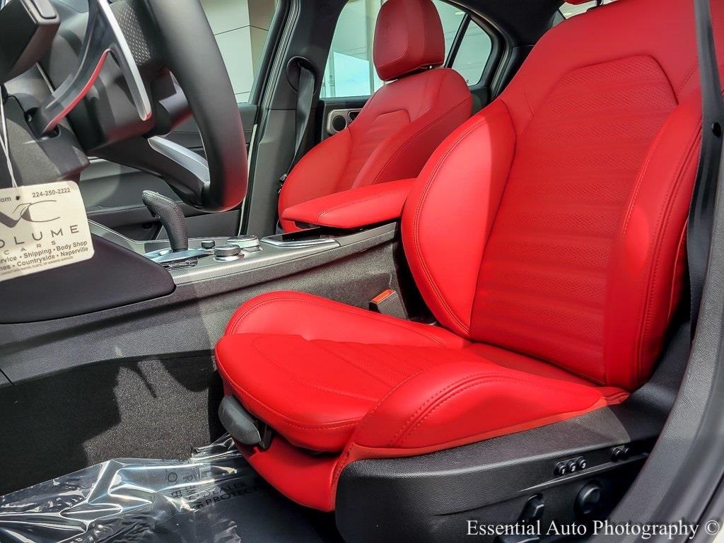 2025 Alfa Romeo Giulia Base photo 7