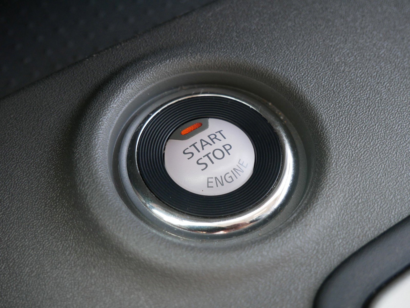 2020 Nissan Frontier SV photo 27
