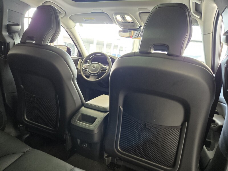 2025 Volvo XC60 B5 Plus photo 19