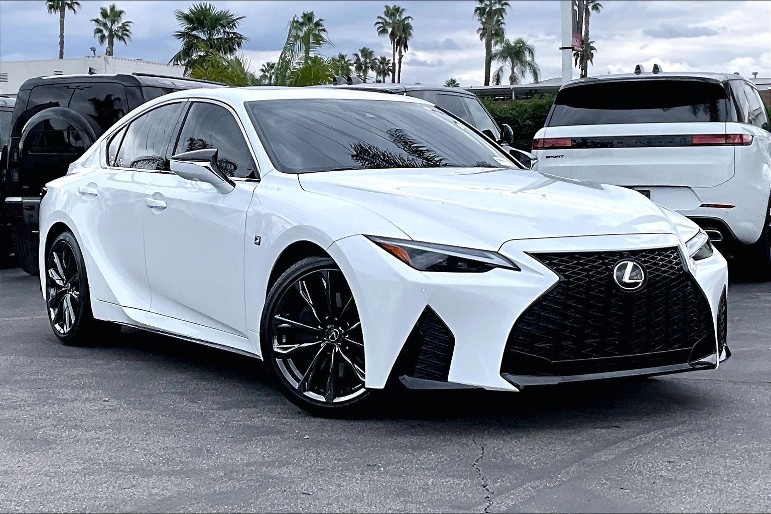 2023 Lexus IS 350 F SPORT photo 3