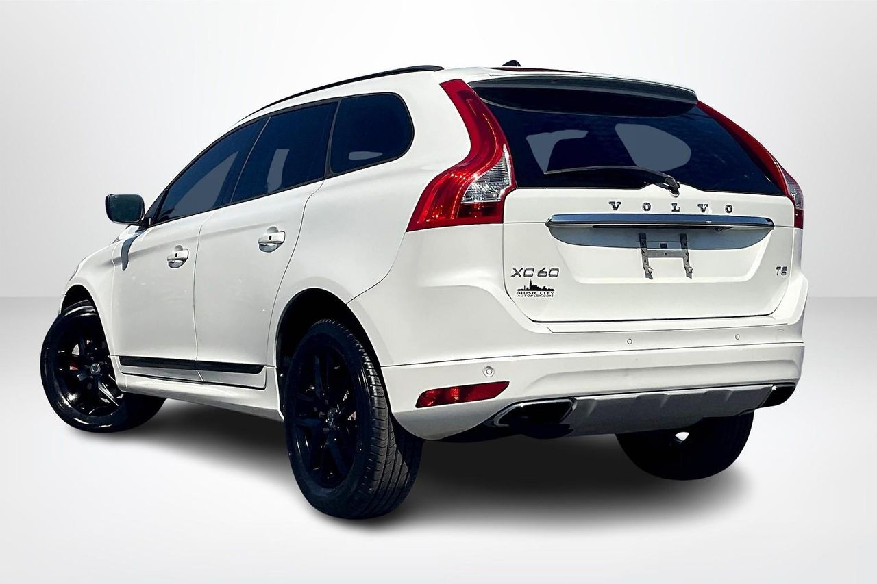 2017 Volvo XC60 T5 photo 2