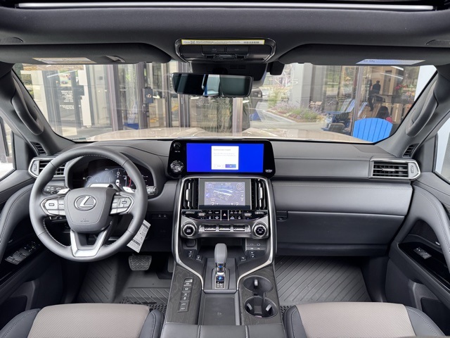 2025 Lexus LX photo 9