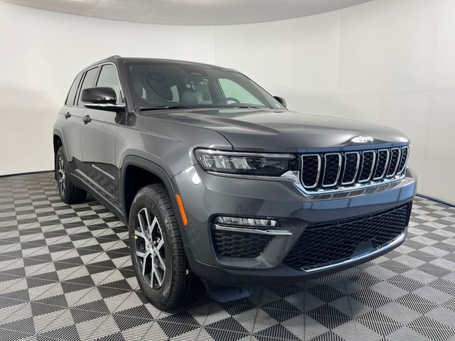 2025 Jeep Grand Cherokee Limited photo 2