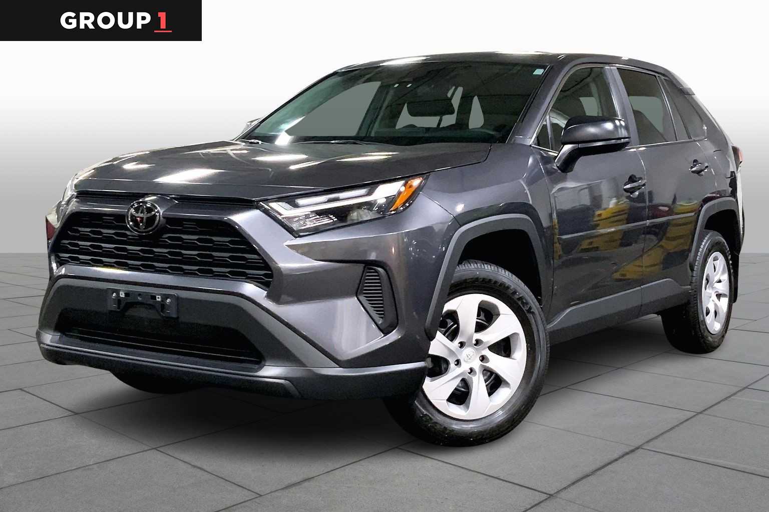 2024 Toyota RAV4 LE's photo