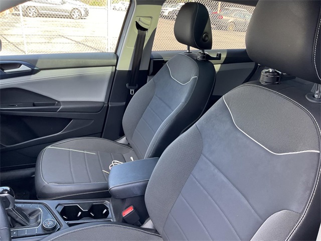 2023 Volkswagen Taos SE photo 6