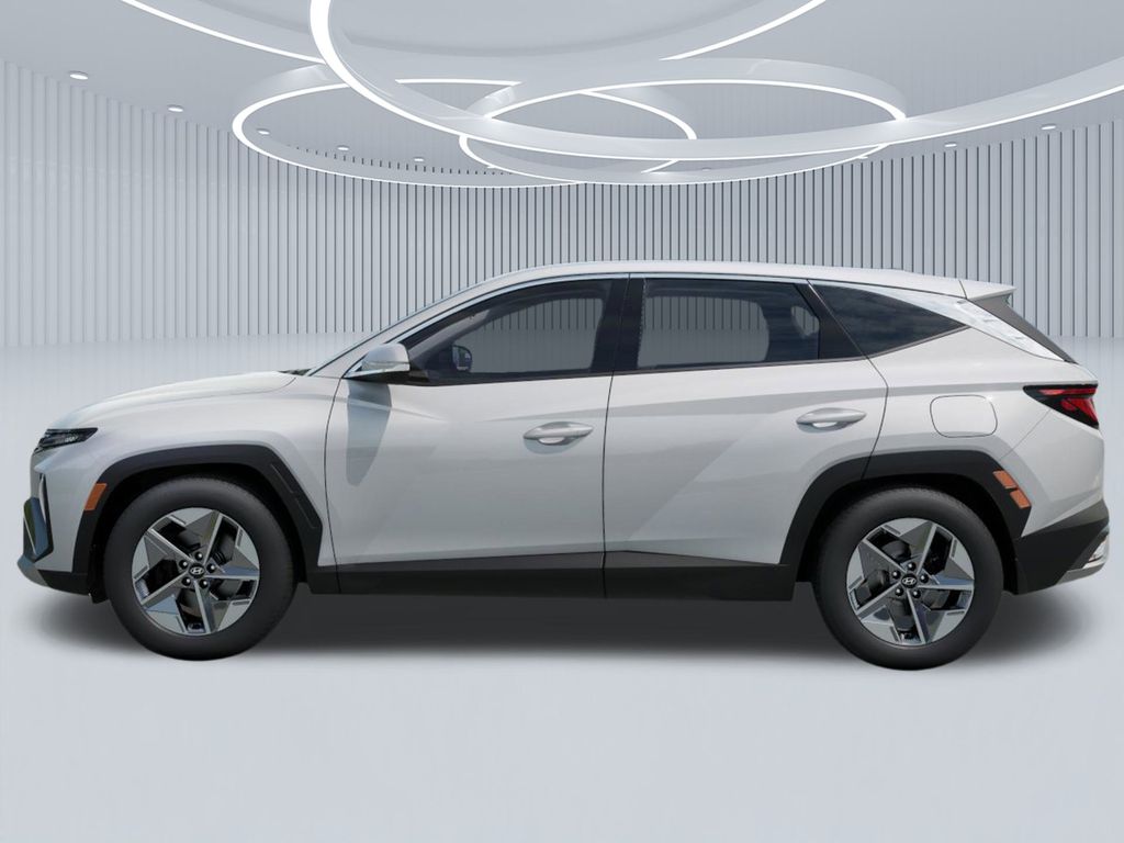 2026 Hyundai Tucson Hybrid SEL photo 2