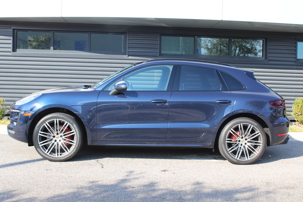 2017 Porsche Macan GTS photo 2