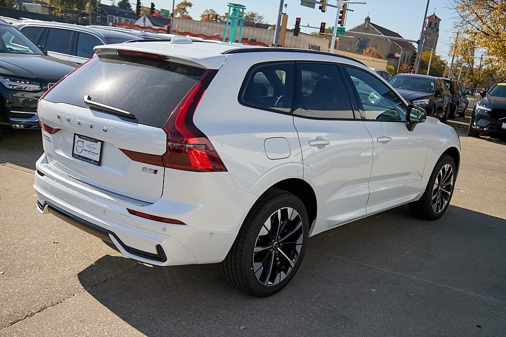 2026 VOLVO XC60 - Image 8