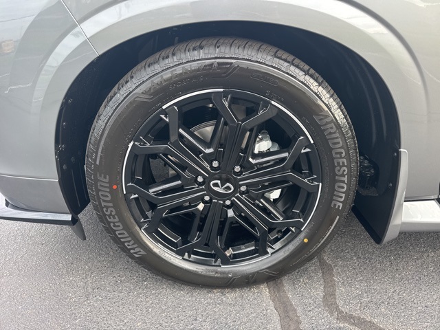 2026 Infiniti QX80 Sensory photo 5