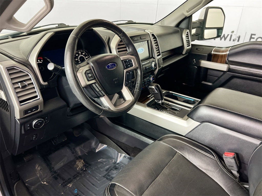2016 Ford F-150 Lariat photo 3