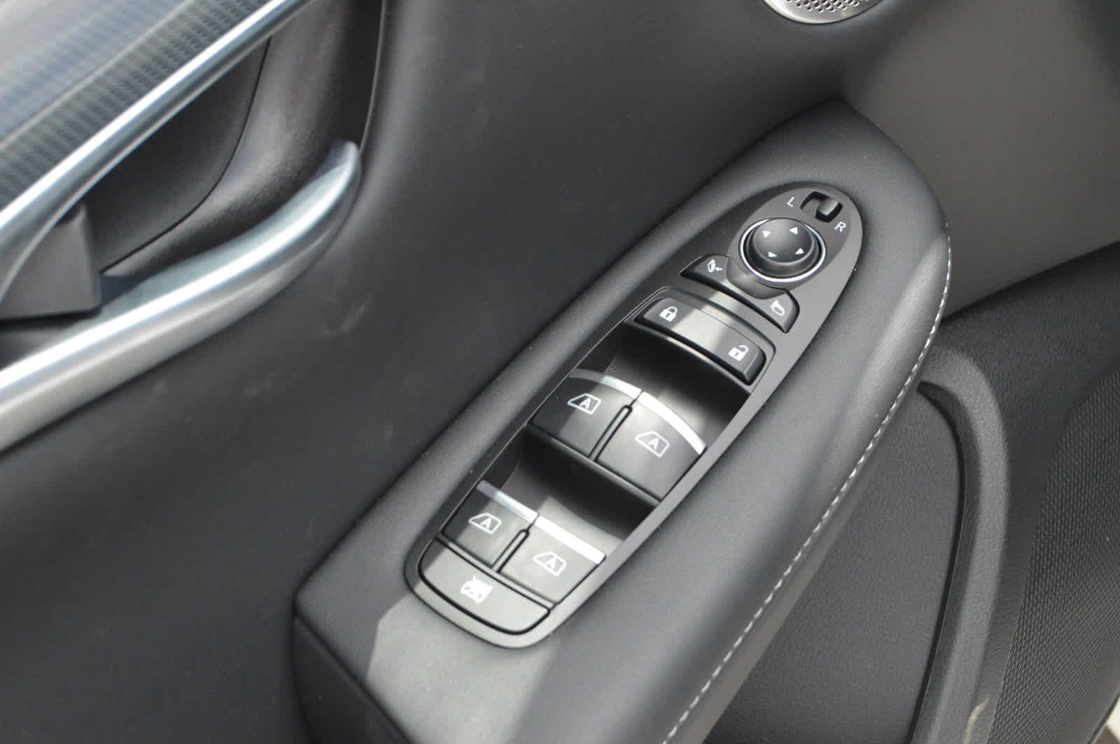 2025 Infiniti QX50 SPORT AWD photo 17