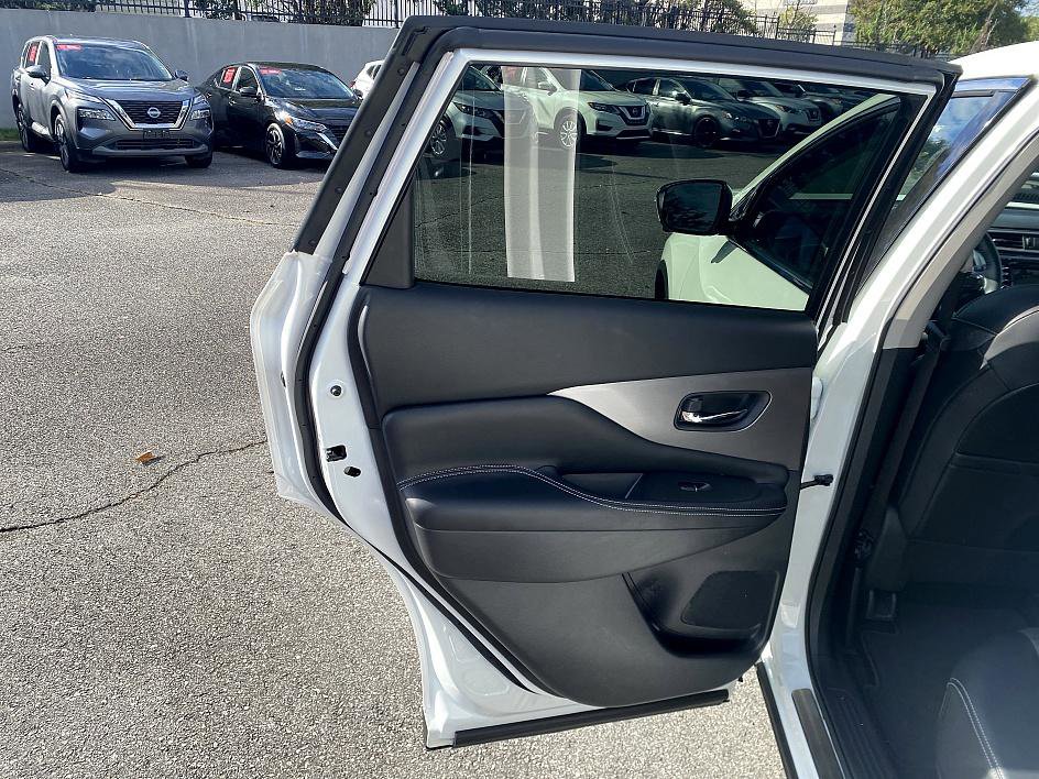 2024 Nissan Murano SL photo 16