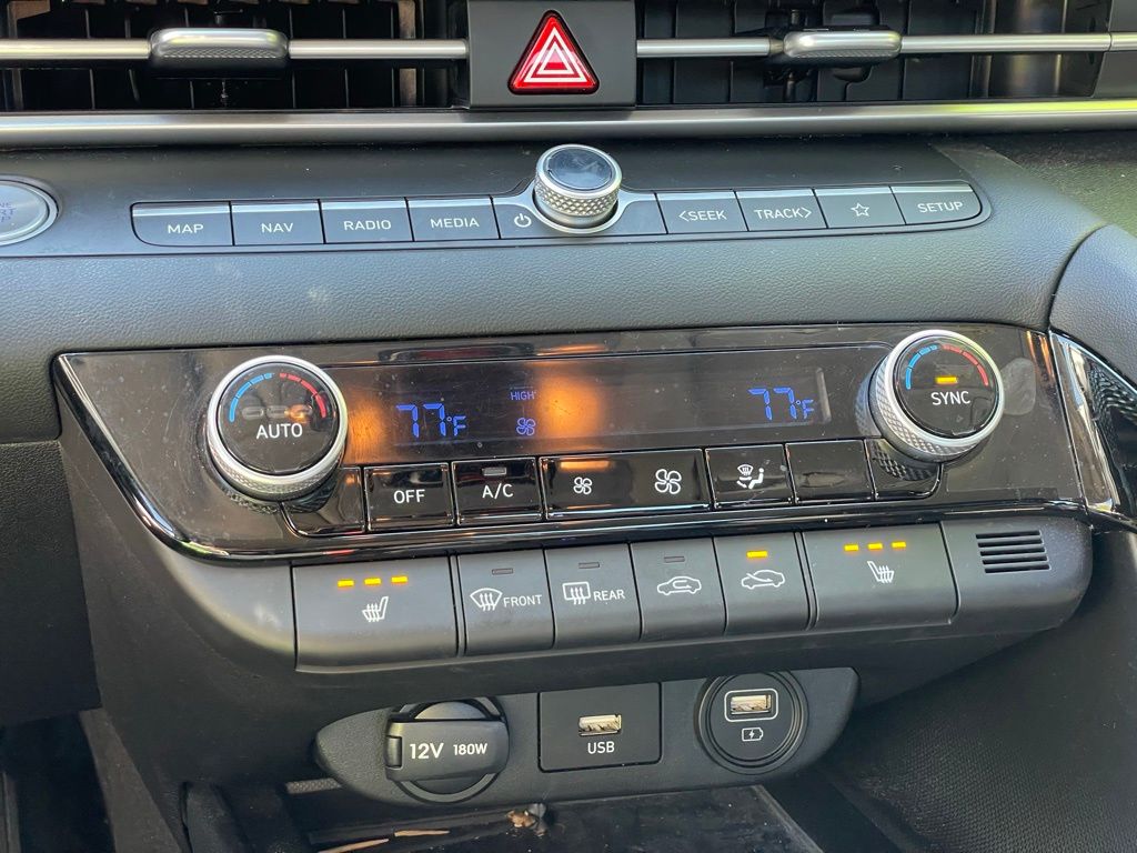 2023 Hyundai Elantra SEL photo 17