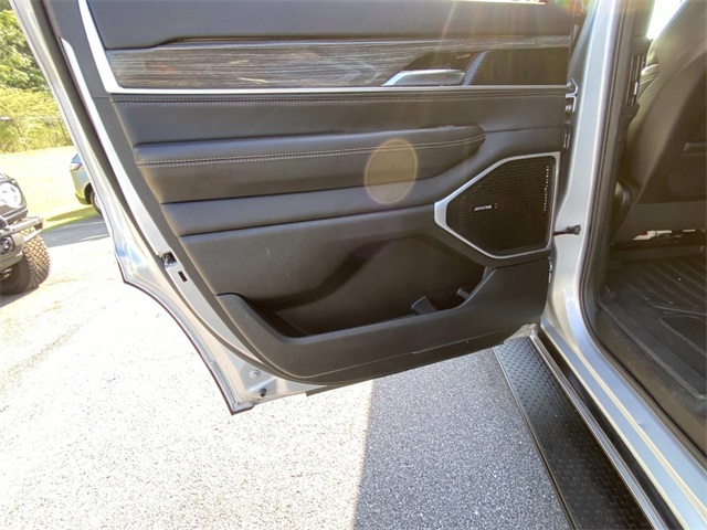 2022 Jeep Wagoneer Series II photo 12
