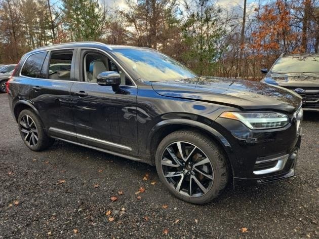 2023 Volvo XC90 Plus's photo