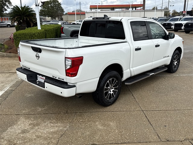 2022 Nissan Titan SV photo 3