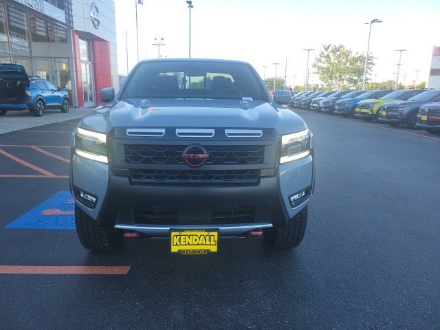 2025 Nissan Frontier Crew Cab PRO-4X photo 2
