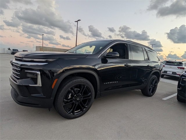 2026 Chevrolet Traverse photo 3