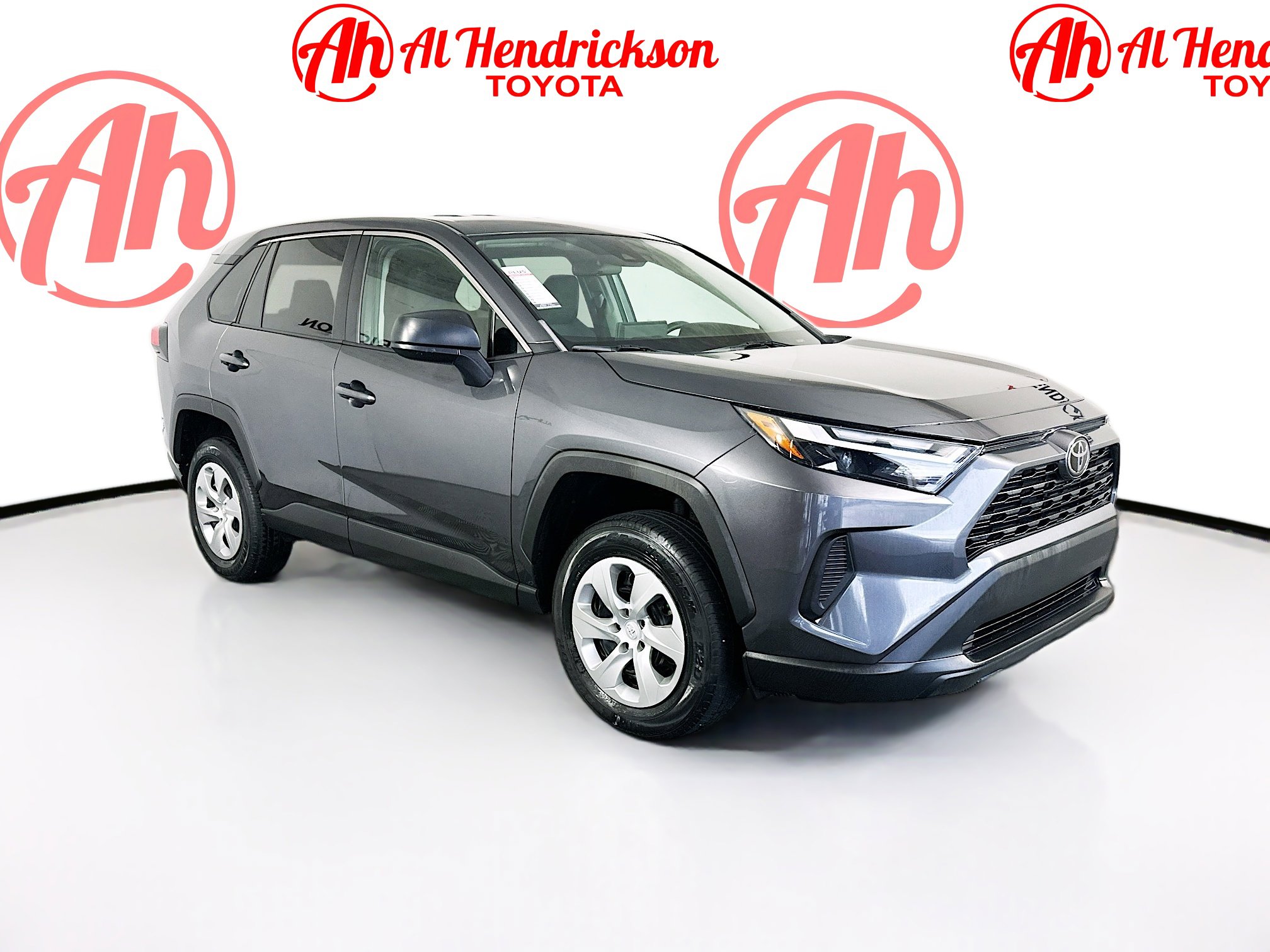 2023 Toyota RAV4 LE's photo