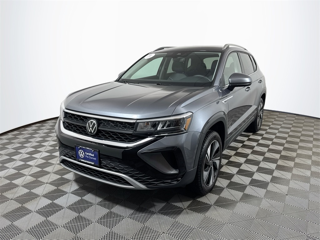 2023 Volkswagen Taos SE's photo