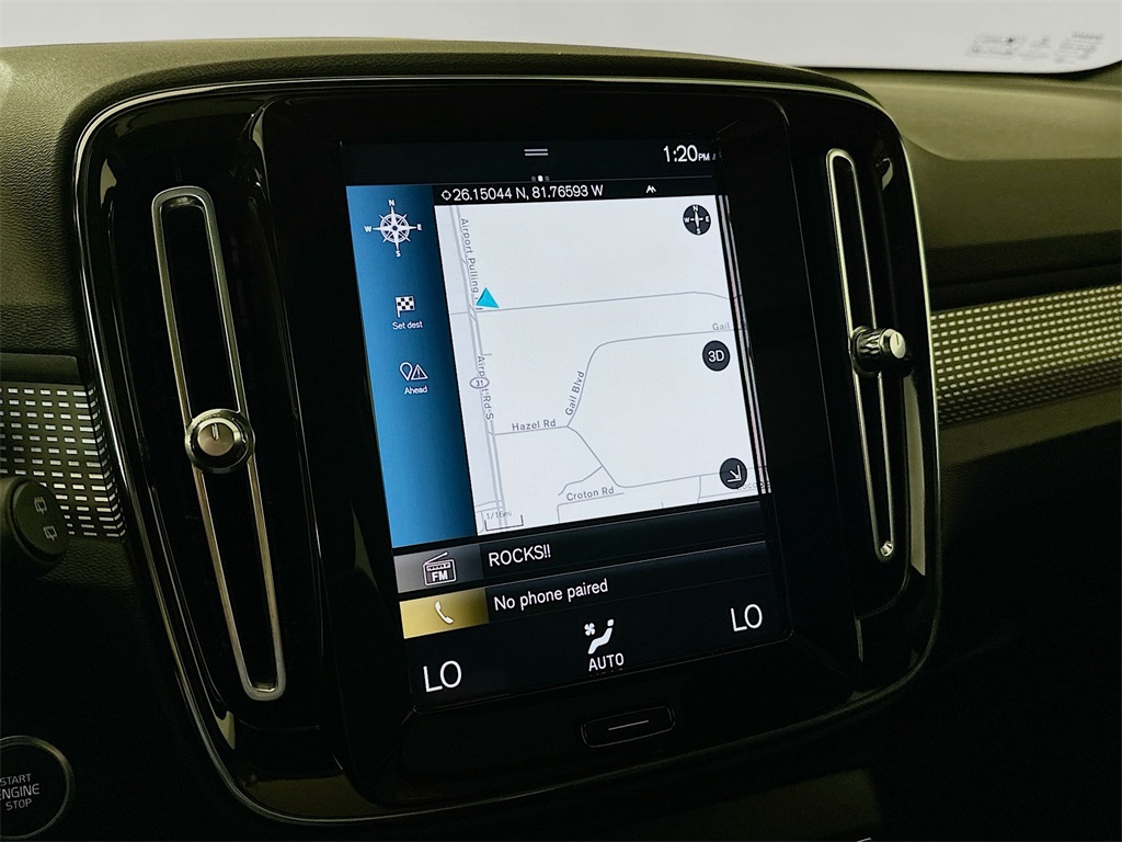 2021 Volvo XC40 R-Design photo 13