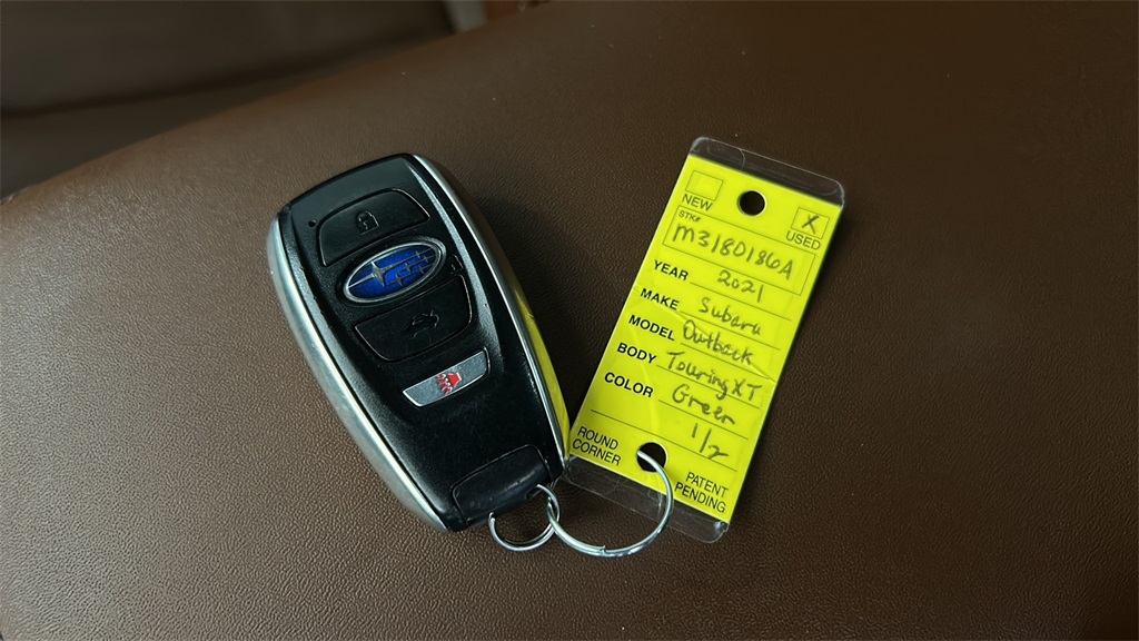 2021 Subaru Outback Touring XT photo 25