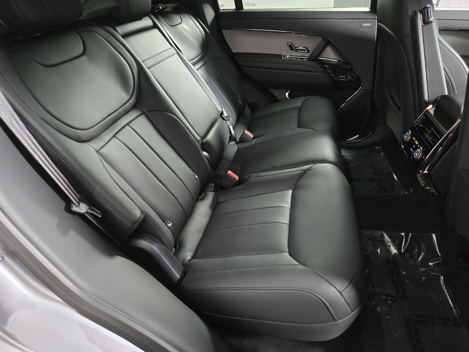 2025 Land Rover Range Rover Sport SE photo 15