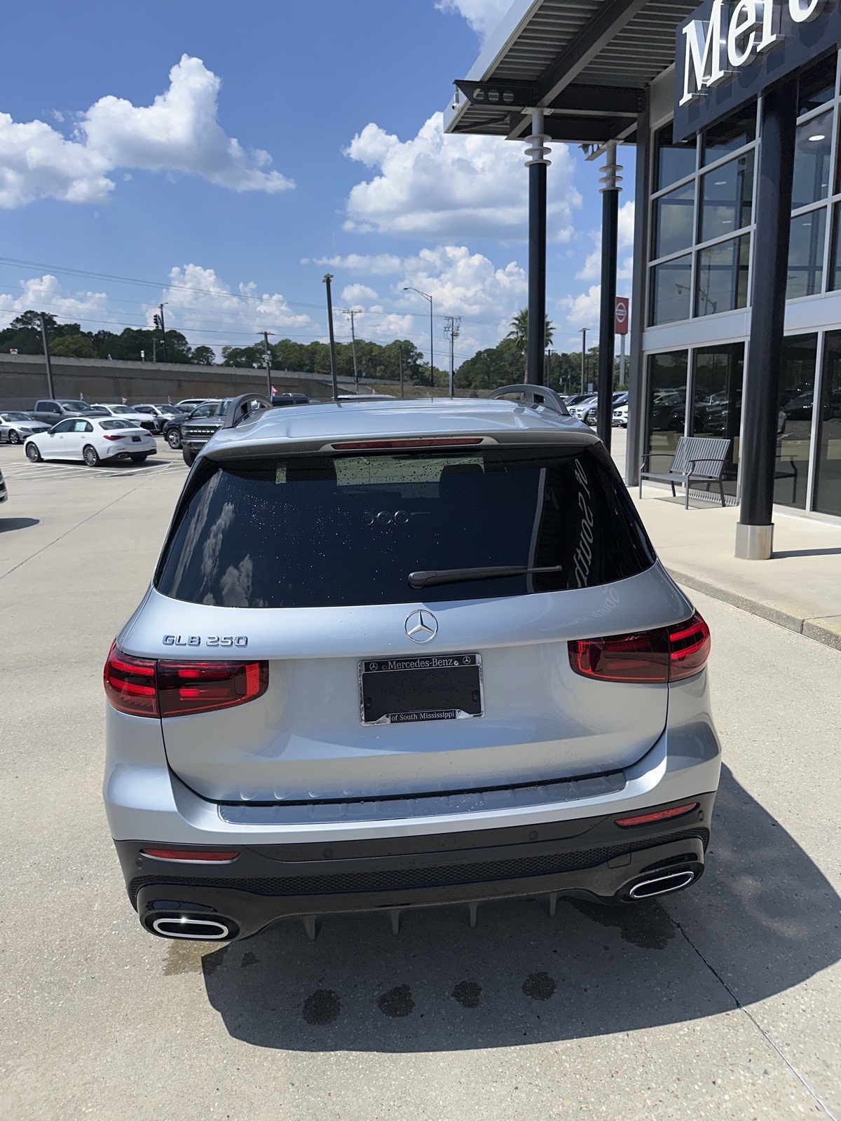 2025 Mercedes Benz GLB 250 photo 9