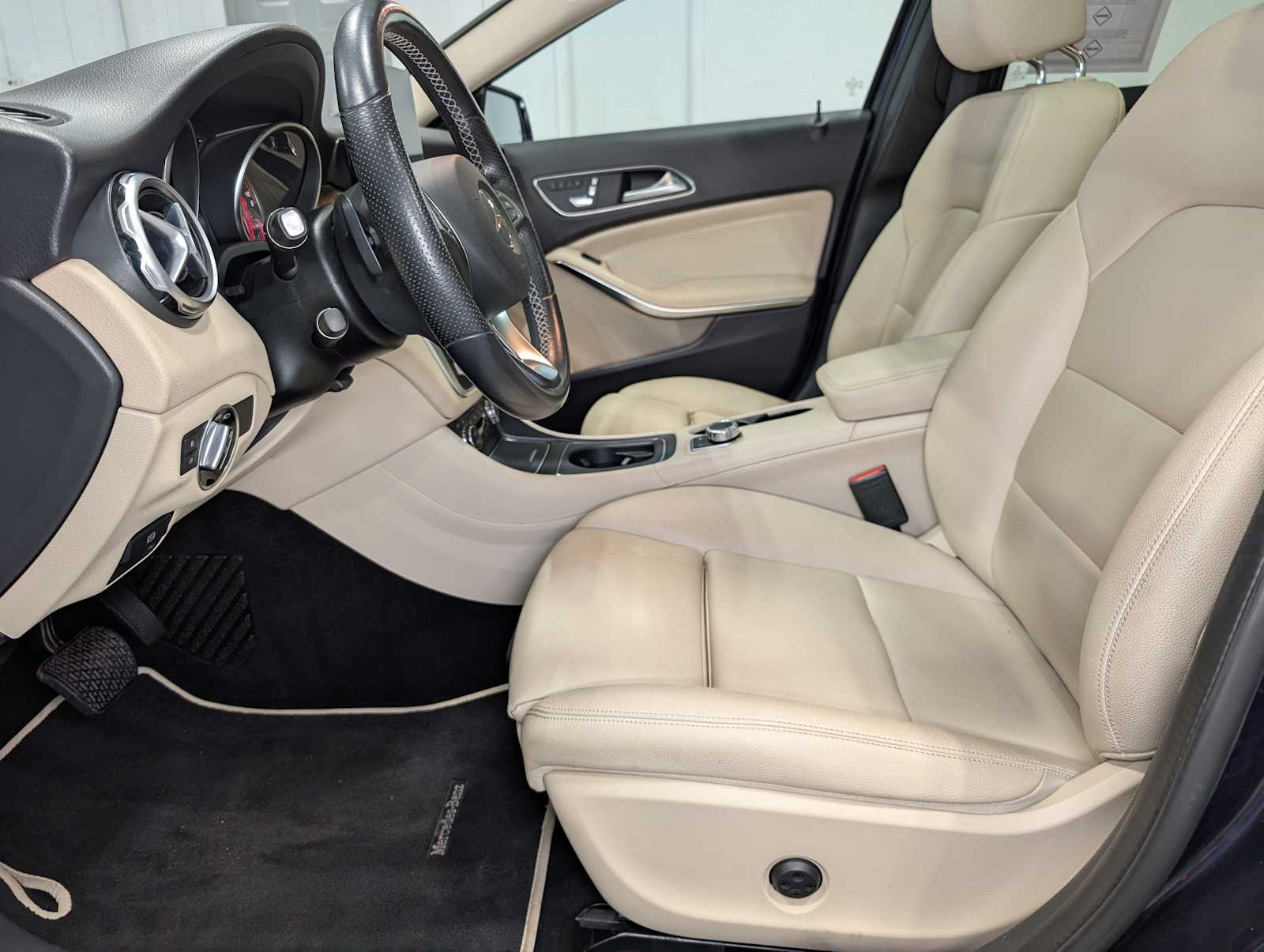 2019 Mercedes Benz GLA 250 4MATIC photo 4