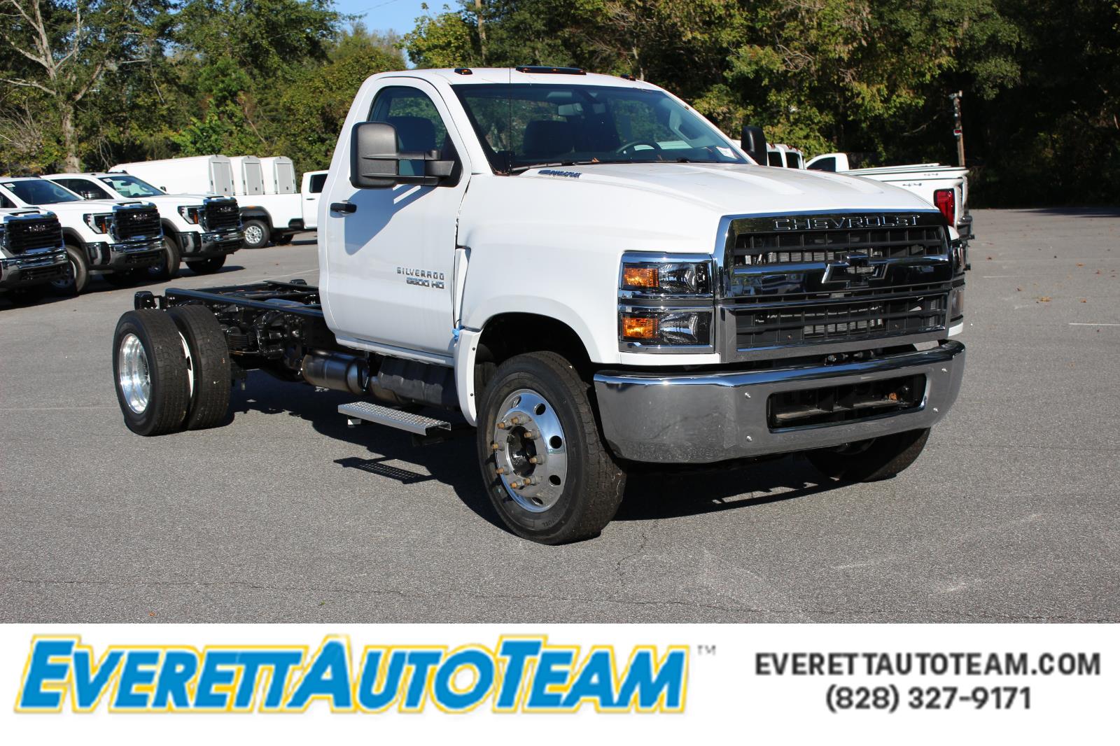 2024 Chevrolet Silverado 4500 Medium Duty Chassis Cab Work Truck's photo